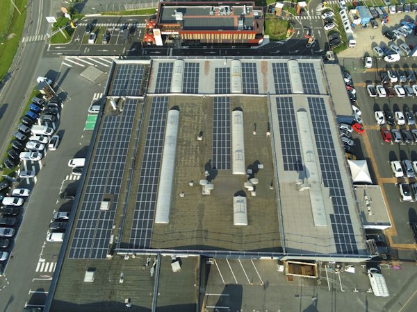 Vue aérienne d'une installation photovoltaïque réalisée par Eagle Solar